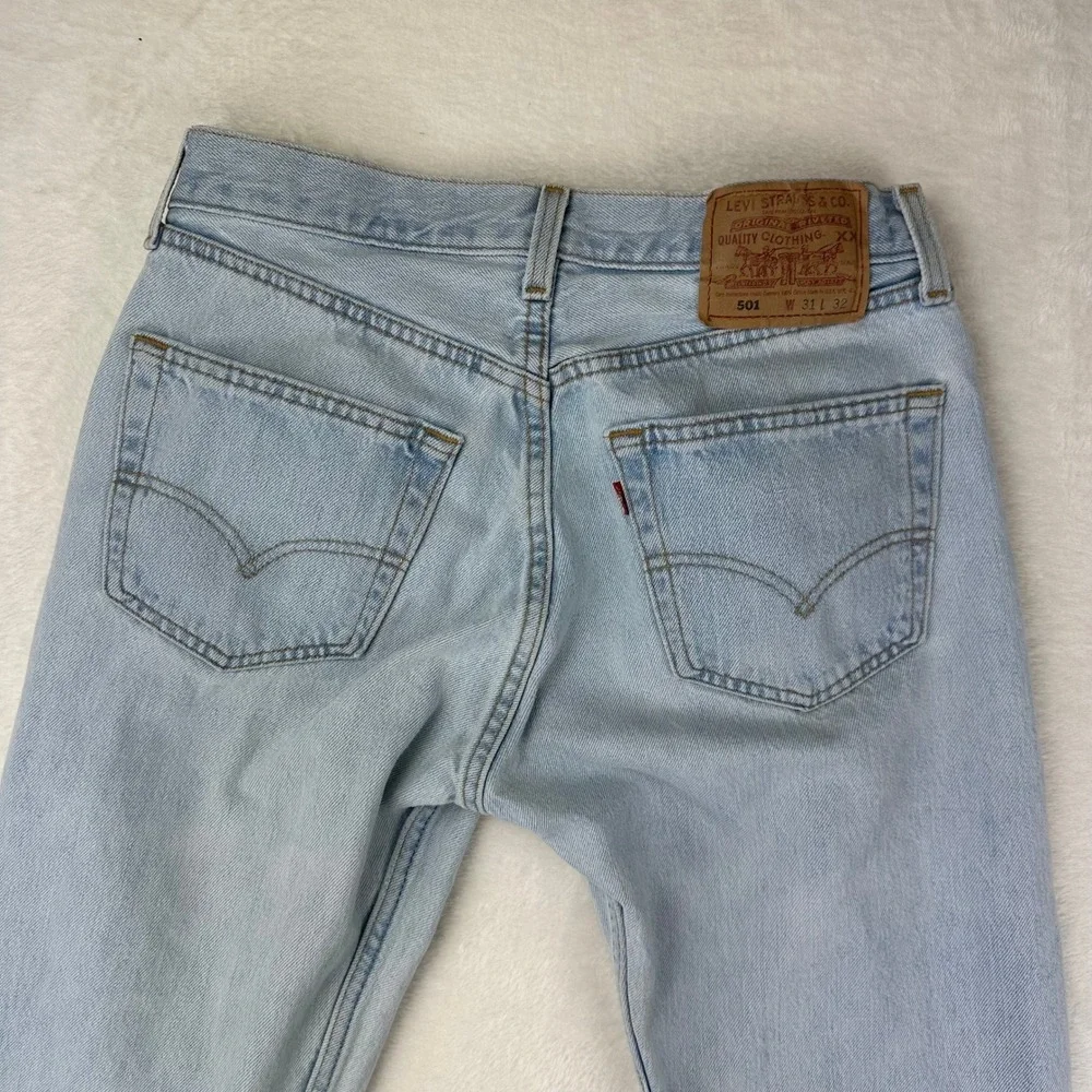 Levi's Jeans Mens 501 Straight W31 L32 Light‎ Wash Denim VTG Button Fly Cotton
